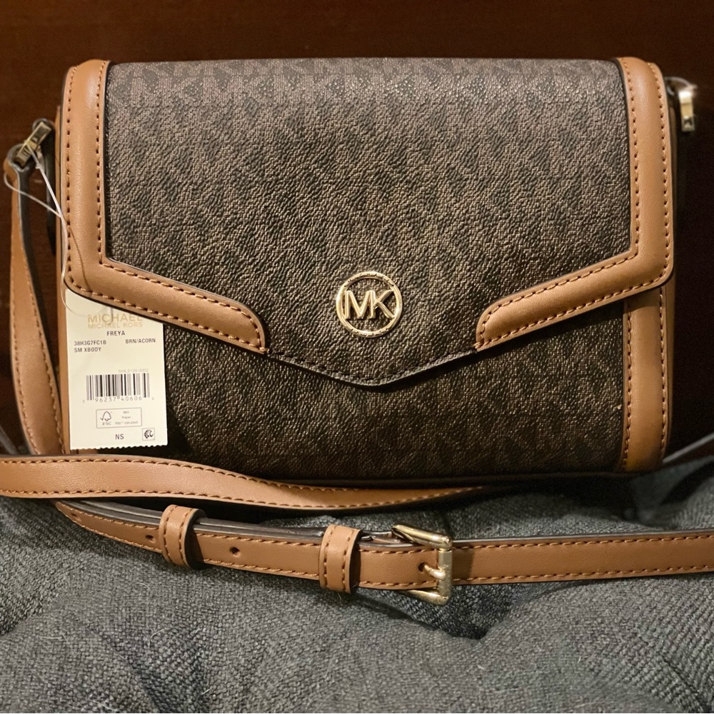 Michael Kors NWT Small Freya Crossbody
